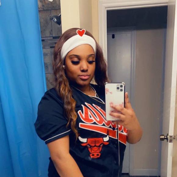 Meet your Posher, Cari - Picture 1 of 1